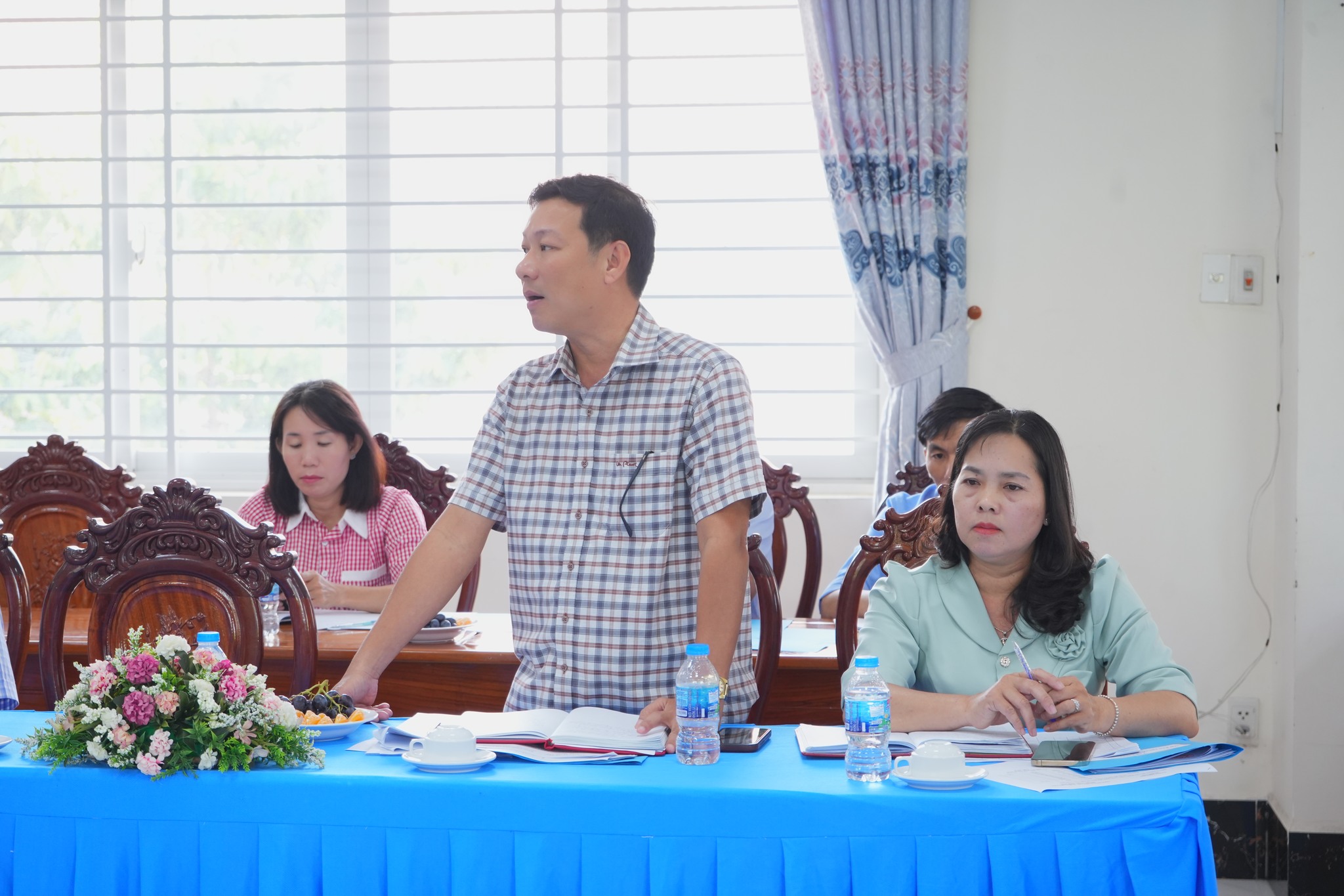 Đại diện lãnh đạo phòng chuyên môn phát biểu ý kiến tại Hội nghị