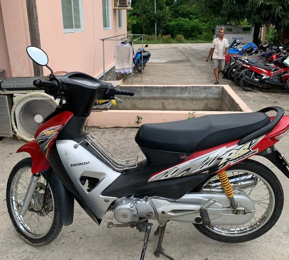 Description: E:\hinh lam TIN BAI\CÔNG AN\2025\4-5-2025 bat giu ten trom xe\04-5-2025 - TIN (hinh anh) Phú Hiệp đối tượng trộm cắp xe máy bị bắt giữ trên đường tẩu thoát\04-5-2025 - TIN (hinh anh) Phú Hiệp đối tượng trộm cắp xe máy bị bắt giữ trên đường tẩu thoát (1).jpg