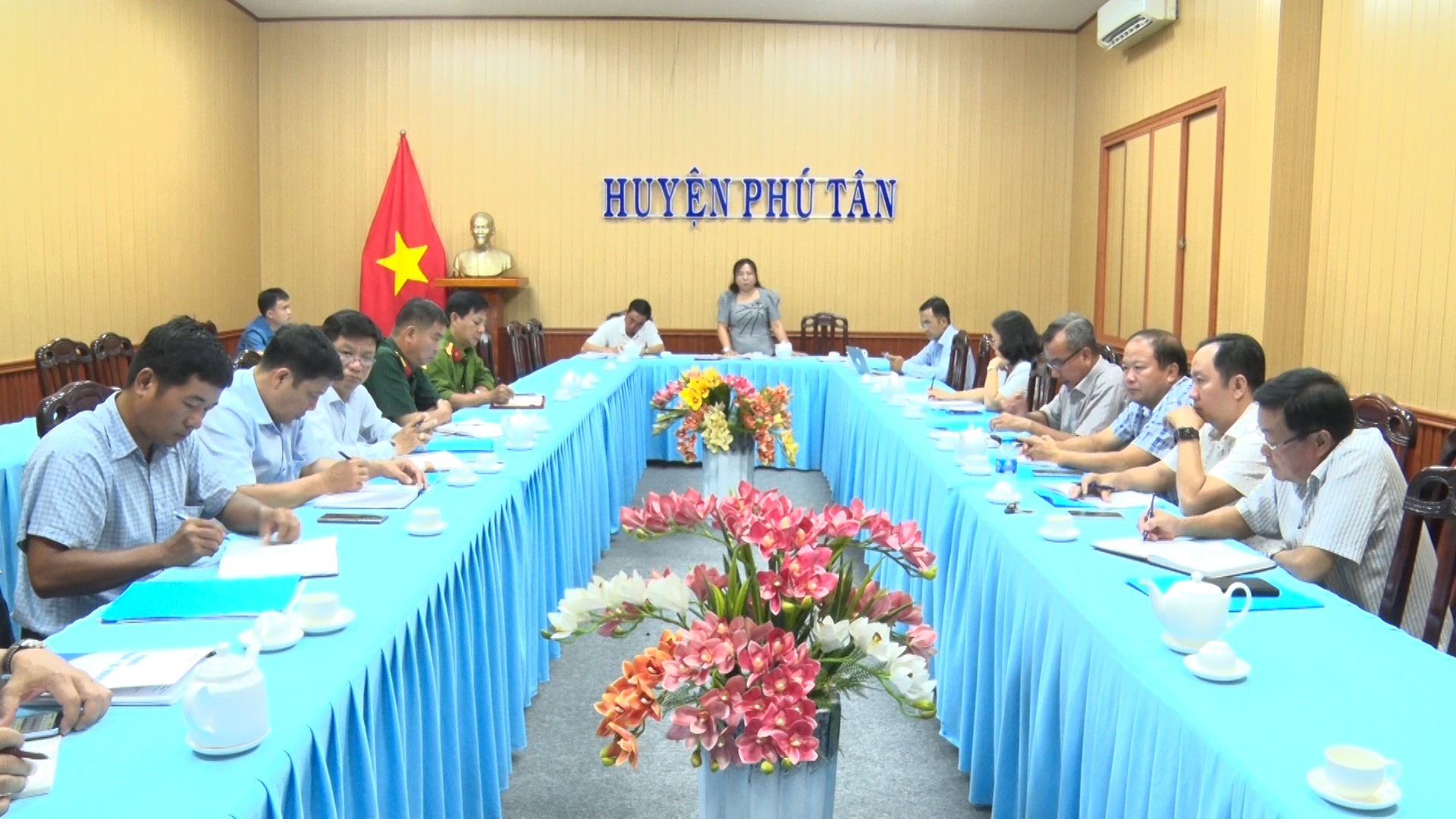 Phú Tân tổ chức kỳ họp thường kỳ tháng 10 thông qua báo cáo tình hình kinh tế xã hội 9 tháng đầu năm